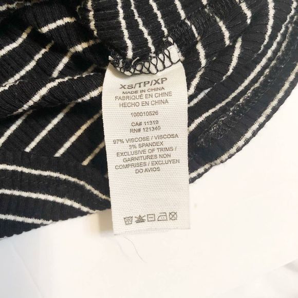 Garage Ribbed Striped B/W Crop Top - Picture 4 of 4